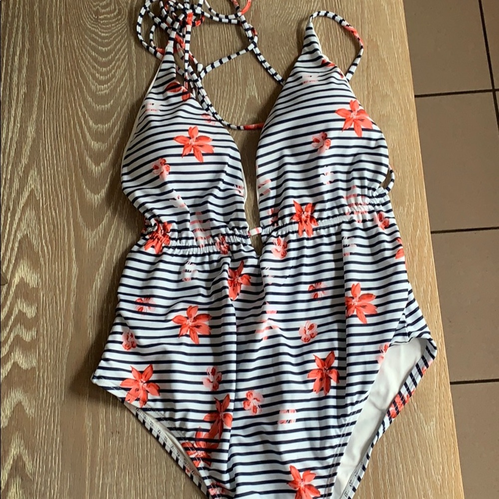 L’Space Floral Bay Plunge Bathing Suit